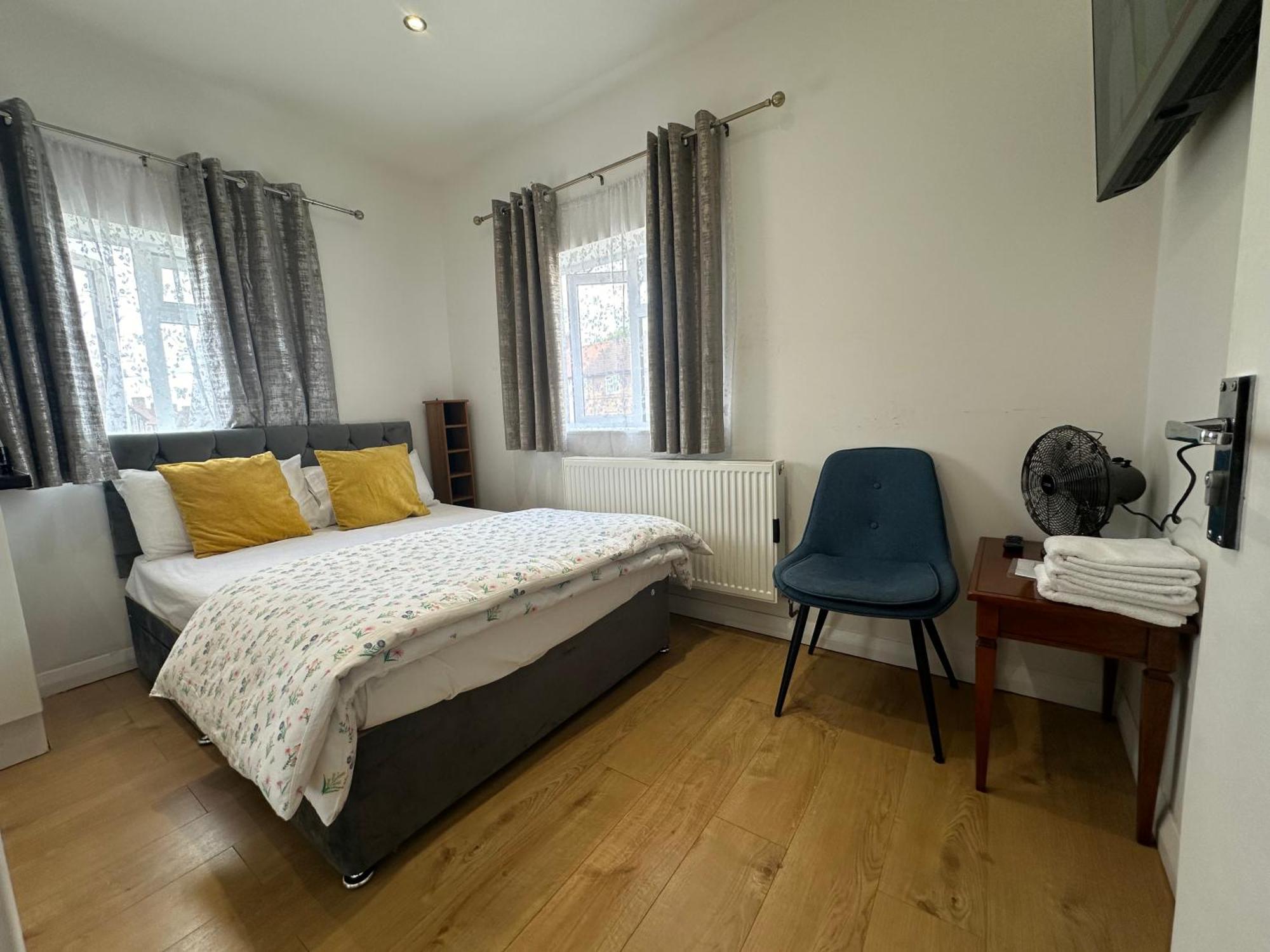 Luxury Ensuite 2Nd Studio Flat With Great Views In Keedonwood Road With Fully Own Bathroom Newly Added And Private Kitchenette Bromley kerület Kültér fotó