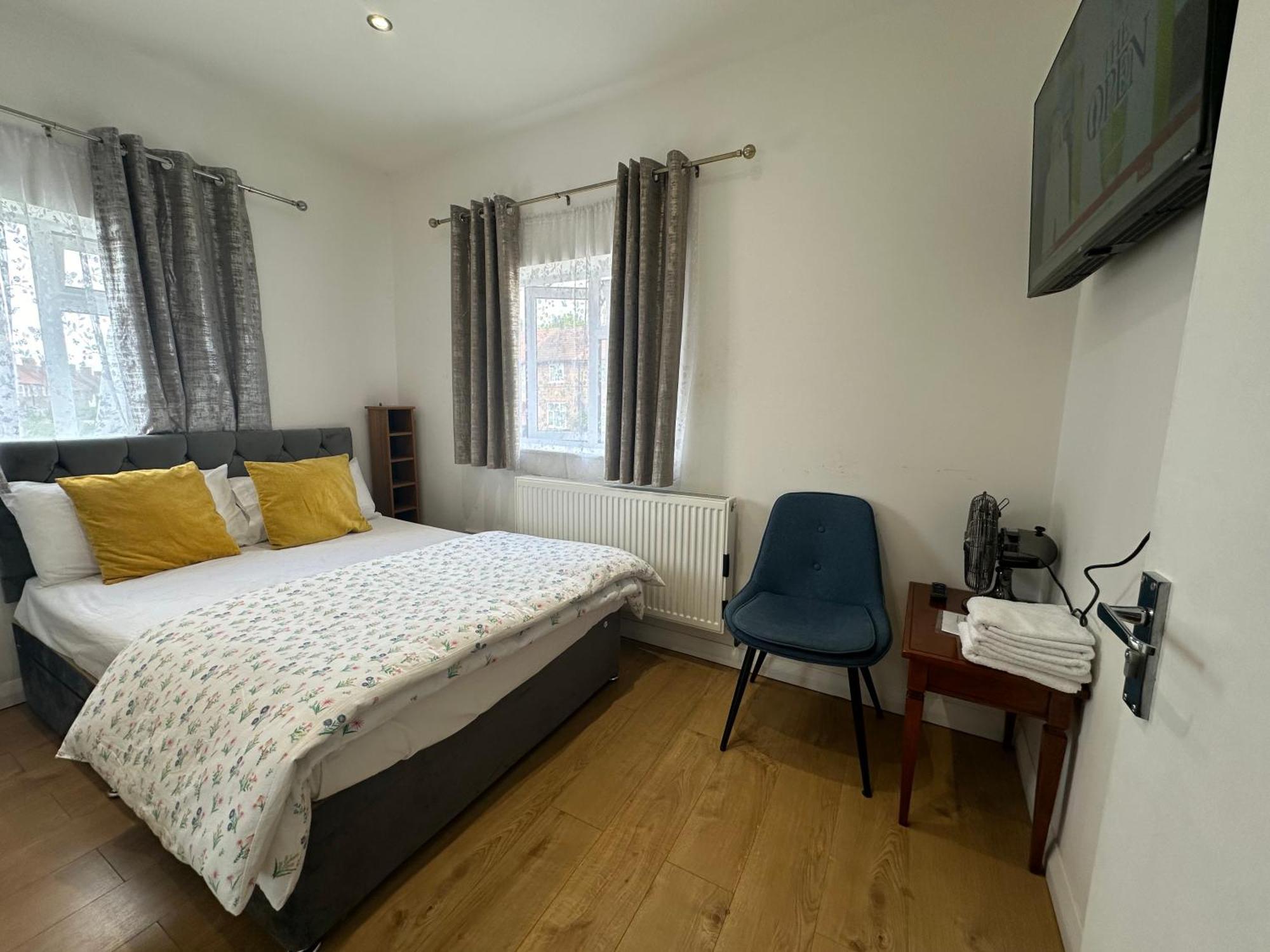 Luxury Ensuite 2Nd Studio Flat With Great Views In Keedonwood Road With Fully Own Bathroom Newly Added And Private Kitchenette Bromley kerület Kültér fotó